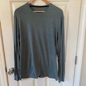 Lululemon Men’s Blue-Green Long Sleeve T (Large)